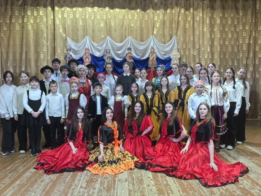 «ЕДИНСТВО — НАША СИЛА!»: В ШКОЛЕ С. БАСКАТОВКА ДАН СТАРТ ГОДУ ЕДИНСТВА НАРОДОВ РОССИИ.