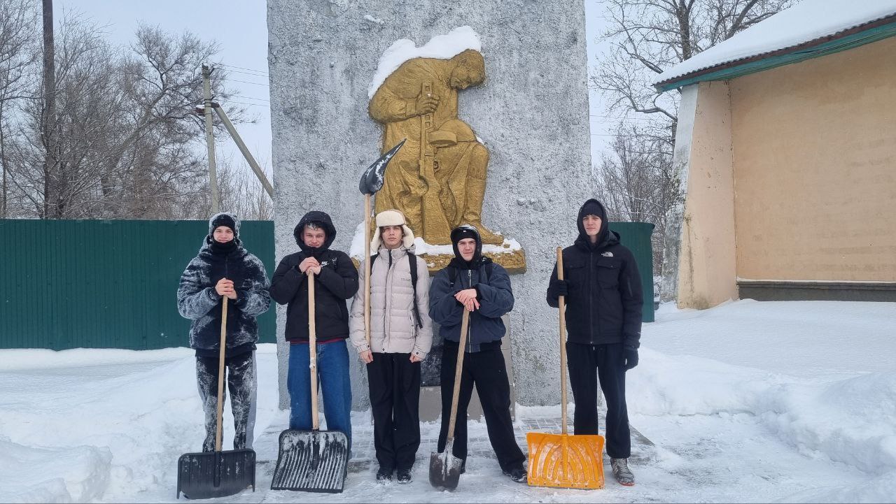 Ученики школы с. Баскатовка проявили активную гражданскую позицию и желание сделать мир вокруг лучше! 🌍❤️ .