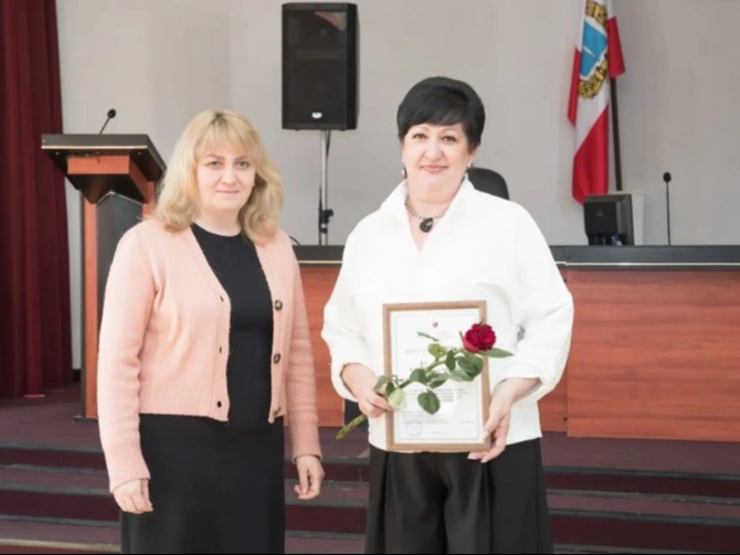 💐24 апреля 2026 года в администрации г. Маркс состоялось торжественное мероприятие, посвящённое Дню местного самоуправления.
