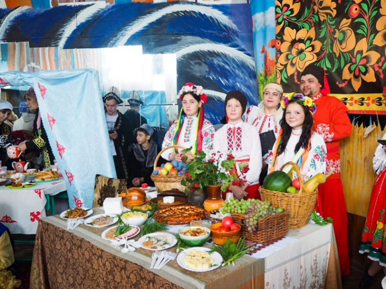 Сельское подворье "Венок дружбы".