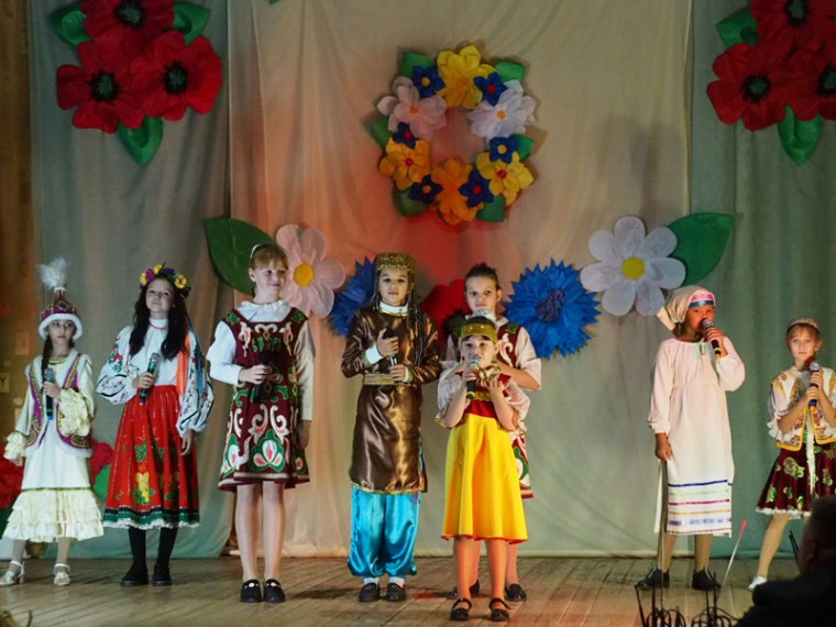 Сельское подворье "Венок дружбы".